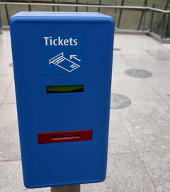 Transport in Munich in Germany, Validator in the subway 